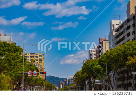 【京都風景】堀川通りの空とビル群 126229733