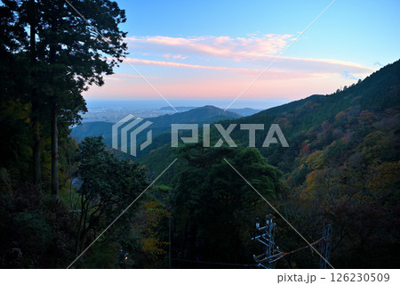 関東・紅葉の大山詣り・大山阿夫利神社駅から眺める相模湾、江ノ島方面の夕景・神奈川県伊勢原市(1) 関東・紅葉の大山詣り・大山阿夫利神社駅から眺める相模湾、江ノ島方面の夕景・神奈川県伊勢原市(1) 126230509