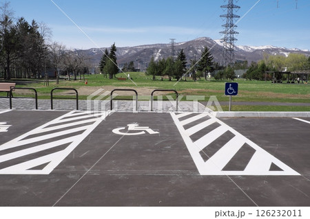 身障者駐車場の表示 身障者駐車場の表示 126232011