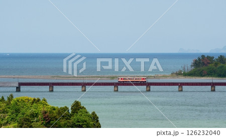 海を走る鉄道～由良川橋梁④ 126232040