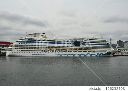 神戸港 初入港 クルーズ客船 アイーダ・ステラ 神戸港 初入港 クルーズ客船 アイーダ・ステラ 126232508
