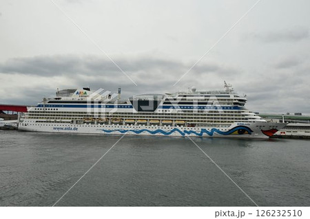 神戸港 初入港 クルーズ客船 アイーダ・ステラ 神戸港 初入港 クルーズ客船 アイーダ・ステラ 126232510