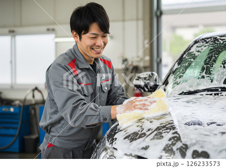 若い整備士の日常業務 126233573