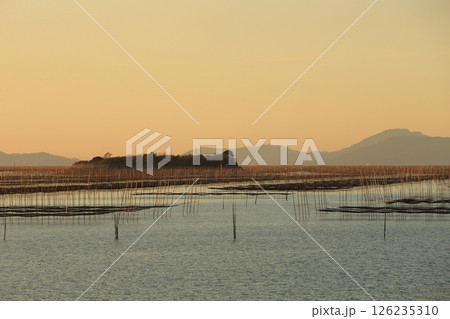 大牟田市 有明海 海苔畑の夕暮れ、 大牟田市 有明海 海苔畑の夕暮れ、 126235310
