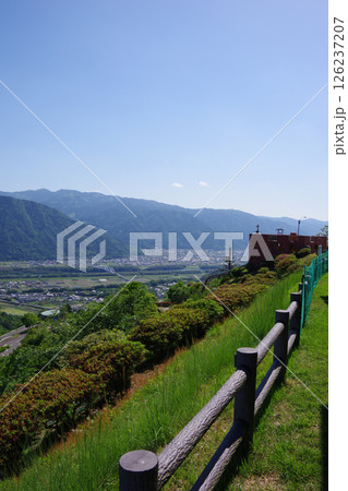 徳島県三好市　健康とふれあいの森から東みよし町方面を望む 126237207