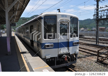 東武鉄道佐野線　葛生駅 126238629