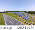 太陽光発電所を見下ろす 126241920