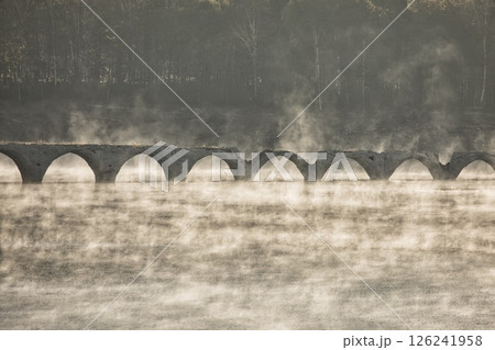 秋のタウシュベツ川橋梁 秋のタウシュベツ川橋梁 126241958