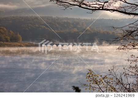 秋のタウシュベツ川橋梁 126241969
