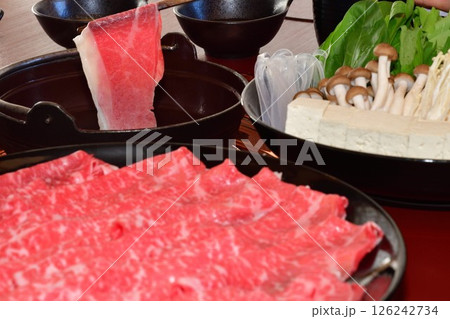しゃぶしゃぶ牛肉 126242734
