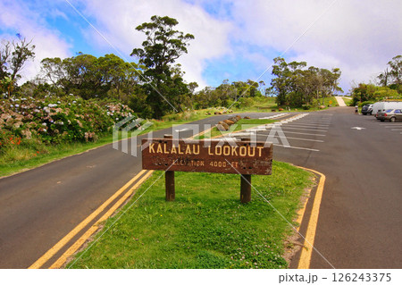 カウアイ　カララウ展望台　駐車場 126243375