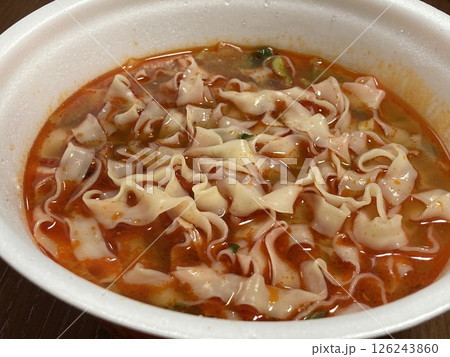 ビャンビャン麺風 辛口麻辣湯麺 ビャンビャン麺風 辛口麻辣湯麺 126243860