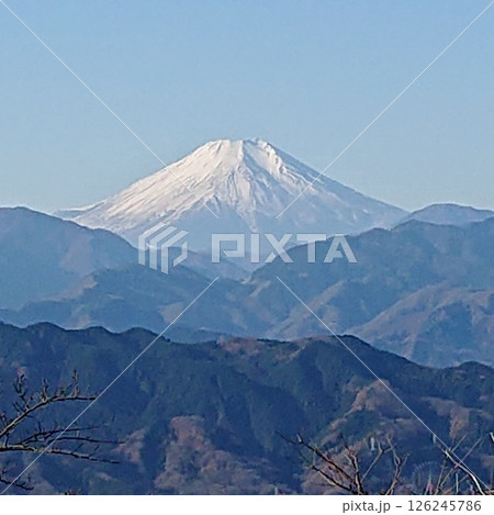 高尾山から望む冬の朝の冬景色 高尾山から望む冬の朝の冬景色 126245786