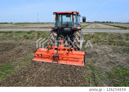 農業機械 トラクター 126254839