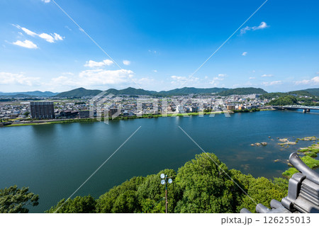 愛知県/ 夏の犬山城 天守からの眺望（景色・風景） 126255013