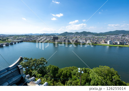 愛知県/ 夏の犬山城 天守からの眺望（景色・風景） 126255014