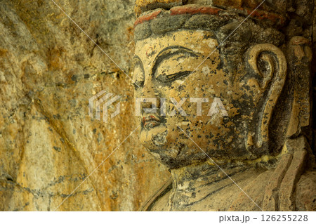 臼杵石仏の大日如来像 126255228
