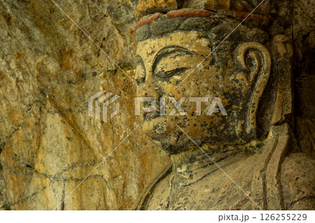 臼杵石仏の大日如来像 126255229