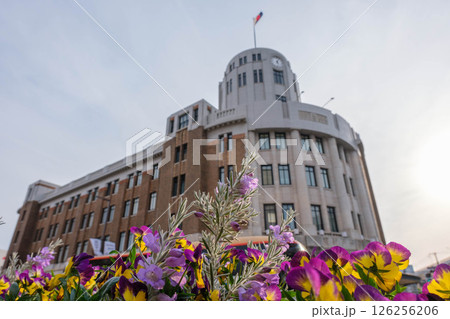 港町神戸の景観　新港地区の神戸税関あたり 126256206