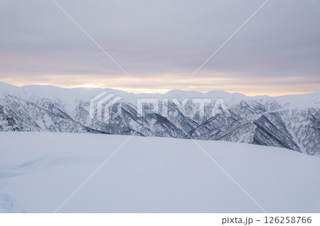 冬山の景色 126258766