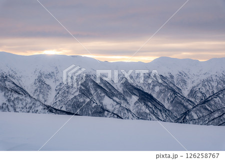 冬山の景色 126258767