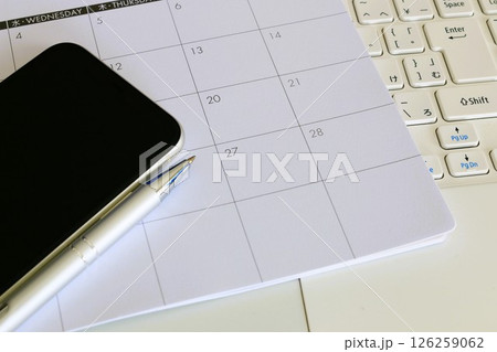 カレンダーとスマホ スケジュール シフト管理 予定 カレンダーとスマホ スケジュール シフト管理 予定 126259062