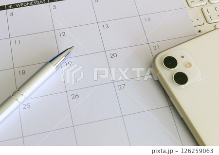 カレンダーとスマホ スケジュール シフト管理 予定 カレンダーとスマホ スケジュール シフト管理 予定 126259063