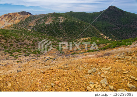 船明神山から見る安達太良山山頂 126259085