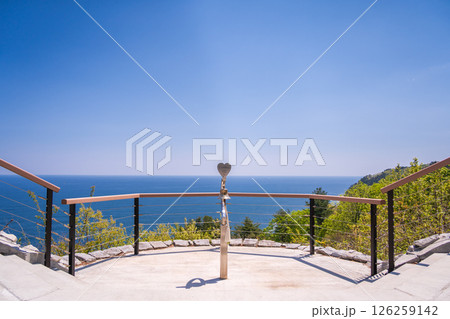 「岩手県」陸中黒埼灯台の幸せを呼ぶと言われている「カリヨンの鐘」 126259142