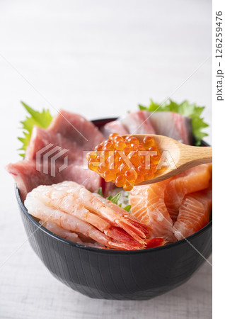 海鮮丼 126259476