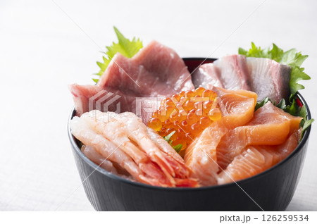 海鮮丼 126259534