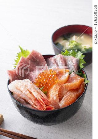 海鮮丼 126259558