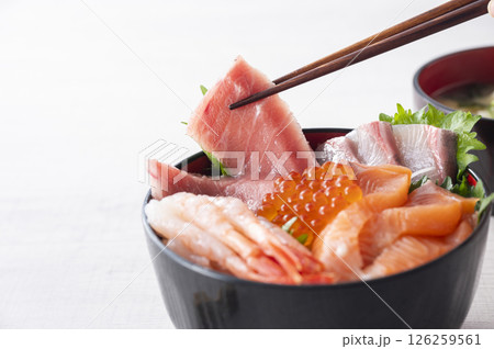 海鮮丼 126259561