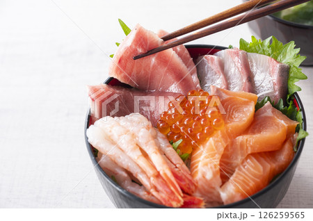 海鮮丼 126259565