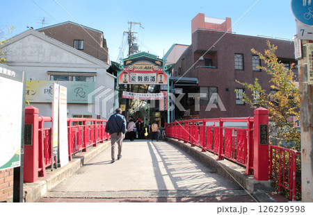 大阪大学の最寄り駅石橋駅前商店街 大阪大学の最寄り駅石橋駅前商店街 126259598