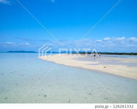 竹富島・コンドイ浜の「幻の浜」(沖縄県竹富町) 竹富島・コンドイ浜の「幻の浜」(沖縄県竹富町) 126261332