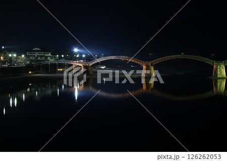 『錦帯橋の夜』ライトアップ 山口県岩国観光　日本　Kintai Bridge 　 126262053
