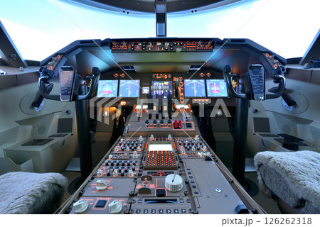 フライトシミュレーター Boeing747-400 コックピット 操縦室 操縦訓練 フライトシミュレーター Boeing747-400 コックピット 操縦室 操縦訓練 126262318