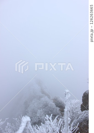 『冬の石鎚』雪山 石鎚山  126263665