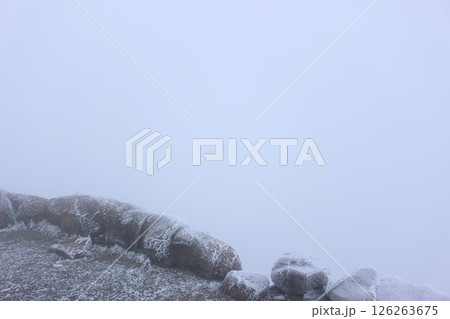 『冬の石鎚』雪山 石鎚山  126263675