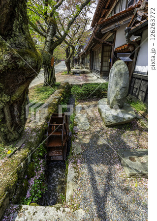 新庄 出雲街道新庄宿 水路 岡山県新庄村 新庄 出雲街道新庄宿 水路 岡山県新庄村 126263772