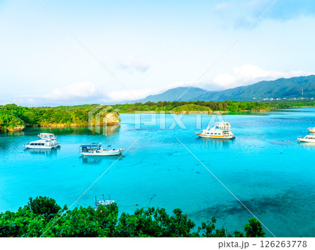 石垣島・川平湾（沖縄県石垣市） 126263778