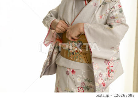 和服、着物を着る手順 帯を締める 和服、着物を着る手順 帯を締める 126265098