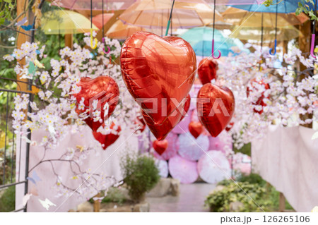 ハーブ園のカラフルな「アンブレラスカイ」 福島県猪苗代町 ハーブ園のカラフルな「アンブレラスカイ」 福島県猪苗代町 126265106