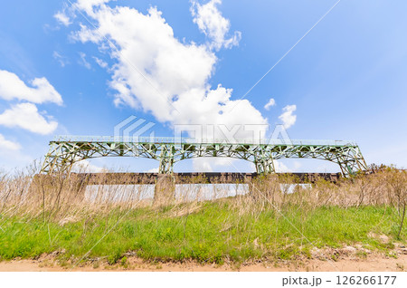 大河津分水公園に保存される旧可動堰のゲート (信濃川) 大河津分水公園に保存される旧可動堰のゲート (信濃川) 126266177