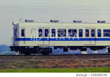 小田急2400形のトップナンバー・2451号車、海老名ー厚木、1982年3月23日 小田急2400形のトップナンバー・2451号車、海老名ー厚木、1982年3月23日 126266230