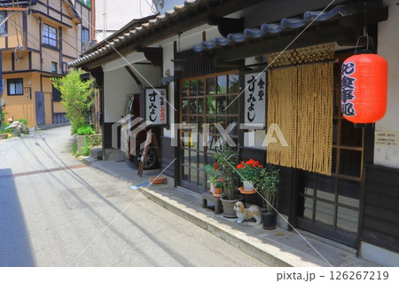 新緑の黒川温泉・温泉街（熊本県南小国町） 126267219