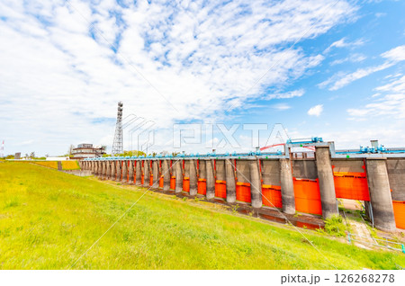 大河津分水公園に保存される旧洗堰 126268278