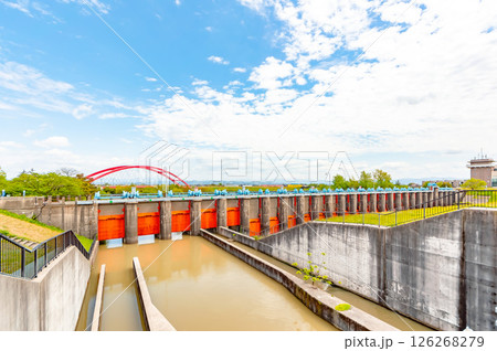 大河津分水公園に保存される旧洗堰 126268279