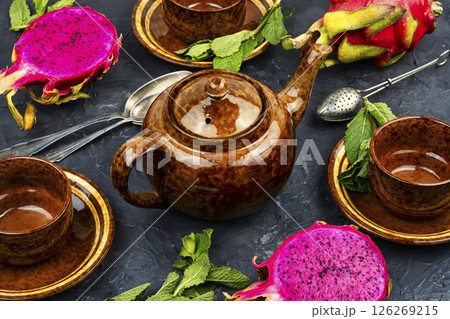 Teapot with dragon fruit fruit tea. 126269215